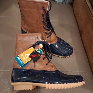 Sporto Woman's Brown and Navy Boots